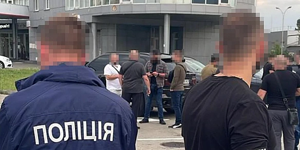 we.ua - Можуть перевіряти документи та зупиняти авто. СБУ та Нацполіція проводять безпекові заходи в одному з районів Києва