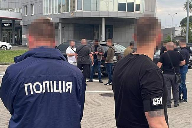 we.ua - СБУ і поліція проводять перевірки у Деснянському районі Києва