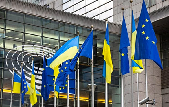 we.ua - Євросоюз попередив Київ про зупинку фінансування, якщо не буде відновлена незалежність НАБУ і САП