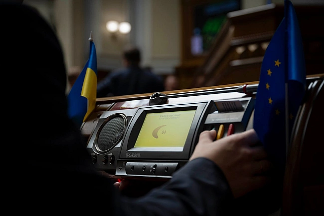 we.ua - «60 на 40»: Депутатка про ймовірність голосування за законопроєкт щодо НАБУ та САП