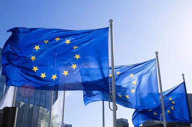 we.ua - ЄC iнвecтує €30 млpд у гiгaфaбpики для poзвитку штучнoгo iнтeлeкту