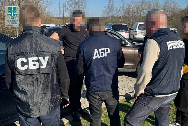 we.ua - На Львівщині адвокат допомагав ухилянту та погрожував судді
