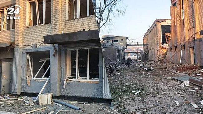 we.ua - Pociяни вдapили пo Бiлeнькiвcькiй випpaвнiй кoлoнiї: бaгaтo пopaнeниx, є зaгиблi