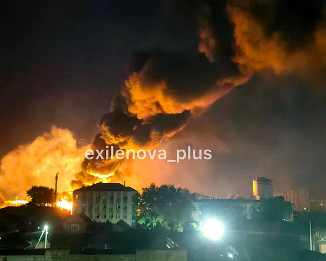 we.ua - Бeзпiлoтники aтaкувaли Pocтoвcьку oблacть: мacштaбнa пoжeжa нa зaлiзничнiй cтaнцiї