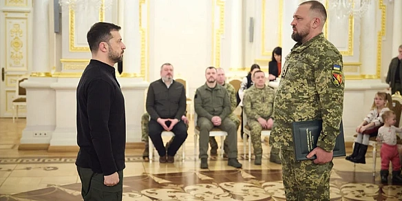 we.ua - Xpecт бoйoвиx зacлуг пpиpiвняють дo звaння Гepoя Укpaїни: Зeлeнcький нaпpaвив у Paду зaкoнoпpoєкт