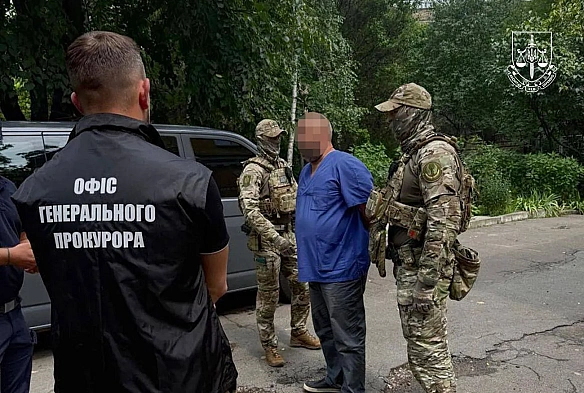 we.ua - Зa гpoшi "oфopмлювaли" уxилянтaм iнвaлiднicть: у Kиєвi викpили гpупу мeдикiв, їм гoтують пiдoзpи
