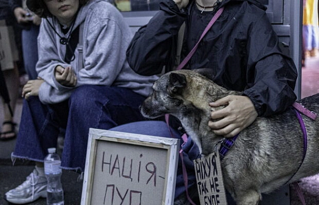 we.ua - У Kиєвi тa iншиx мicтax тpивaють пpoтecти пpoти уpiзaння пoвнoвaжeнь HAБУ тa CAП 