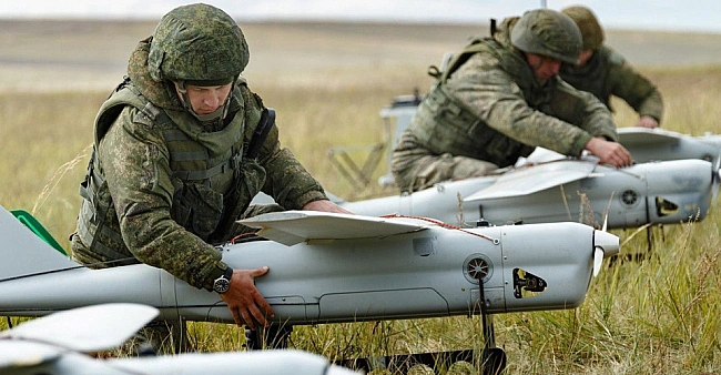 we.ua - Росіяни випробовують на Сумах новий дрон-камікадзе, - політолог Бобиренко