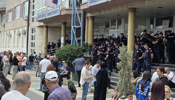 we.ua - У Сербії сталися сутички між протестувальниками та поліцією біля університету