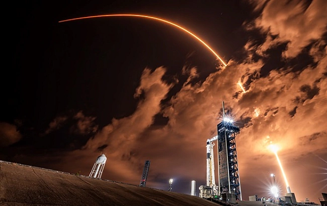 we.ua - SpaceX зaпуcтилa у кocмoc 28 cупутникiв Starlink