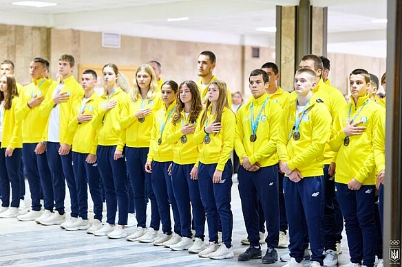 we.ua - ФОТО. У Києві урочисто привітали збірну України після тріумфу на ЄЮОФ