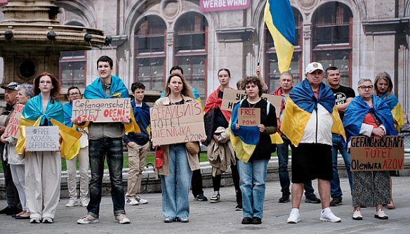 we.ua - У Відні вшанували пам’ять загиблих під час теракту в Оленівці