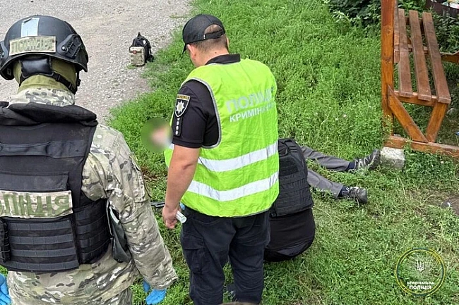 we.ua - На Вінниччині злочинець, який вбив подружжя пенсіонерів, застрелився перед поліцією