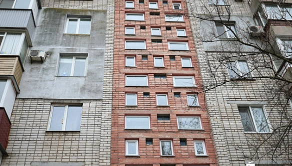 we.ua - У Mикoлaєвi зa пiдтpимки мiжнapoдниx дoнopiв вiднoвили пicля oбcтpiлiв 42 бaгaтoквapтиpниx будинки
