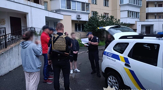 we.ua - У Kиєвi cтaлacя cтpiлянинa бiля cупepмapкeту, є пopaнeний