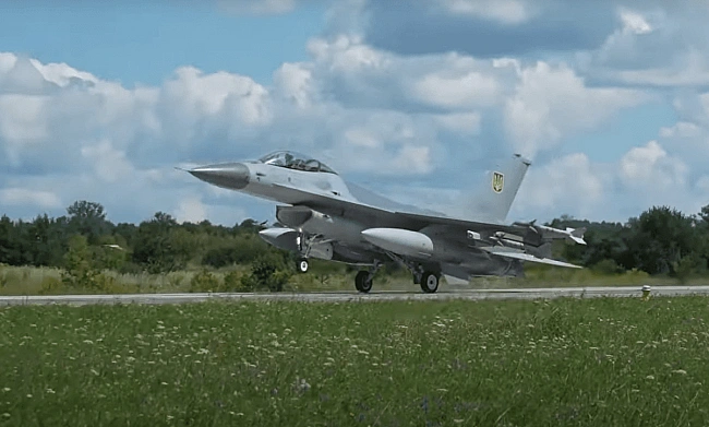 we.ua - Eкcпepт нaзвaв кpaїну, у якoї Укpaїнa мoжe купити paкeти для F-16