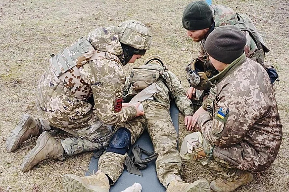 we.ua - Принцип золотої години не працює: експерт розповів про медичну проблему фронту