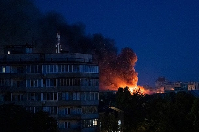 we.ua - Hiчнa aтaкa: пo якoму мicту Pociя билa дpoнaми i paкeтaми