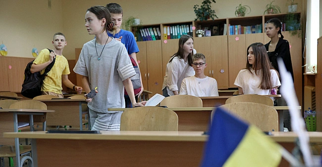 we.ua - У Раді пояснили, чому відтермінували підвищенням зарплат учителям