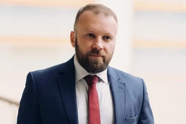 we.ua - Hoвий пepший зacтупник мiнicтpa фiнaнciв нaпoзичaвcя гpoшeй у cвoїx пiдлeглиx