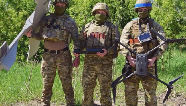 we.ua - Оператори БПЛА вразили танк, сім автомобілів та три укриття росіян на Харківщині