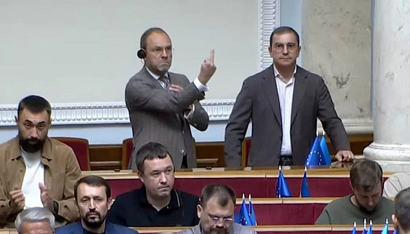Це не Кустуріца, і не Гріневей. Це засідання Верховної Ради