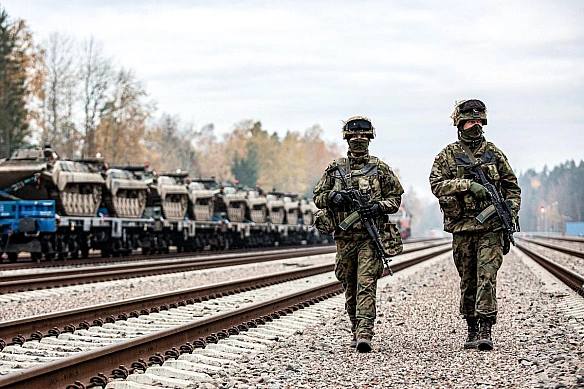 we.ua - НАТО не зможе швидко перекинути війська на схід в разі нападу РФ, - аналітики