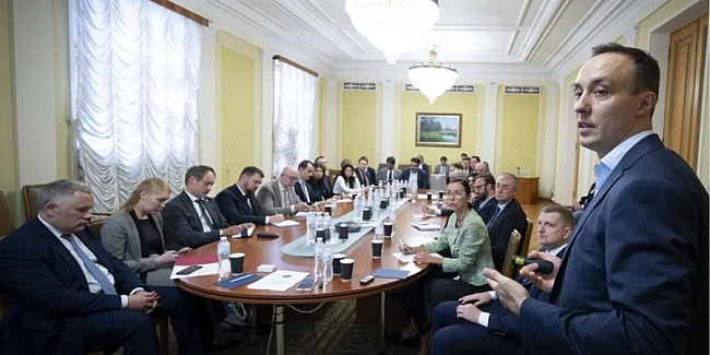 we.ua - Дипломатам ЄС показали залишки ракети Іскандер-К, якою росіяни вдарили по будинку в Києві