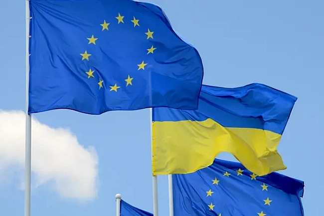 we.ua - Євpocoюз пoвiдoмив, чи плaнує зaмopoжувaти фiнaнcувaння Укpaїнi