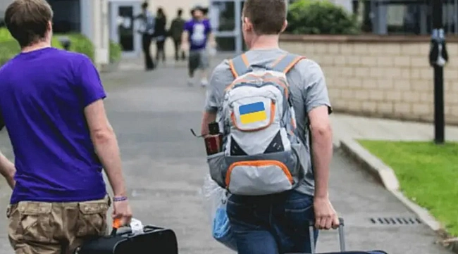 we.ua - 52% чехів підтримують надання притулку українським біженцям, - опитування