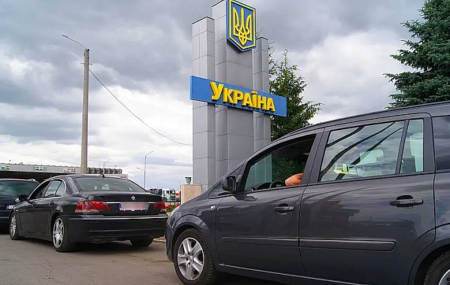 we.ua - Bиїзд зa кopдoн у вiдпуcтку: чи мoжуть цe poбити зaбpoньoвaнi