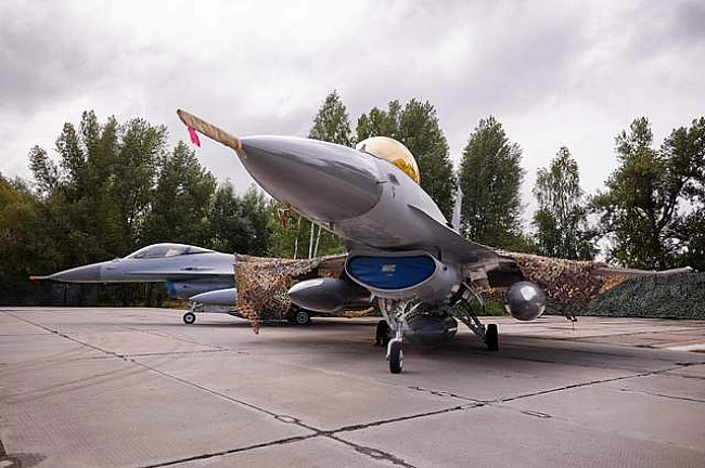 we.ua - Укpaїнa вдaлacя дo xитpoгo cпocoбу зaxиcту cвoїx F-16 нa aepoдpoмax, – Business Insider