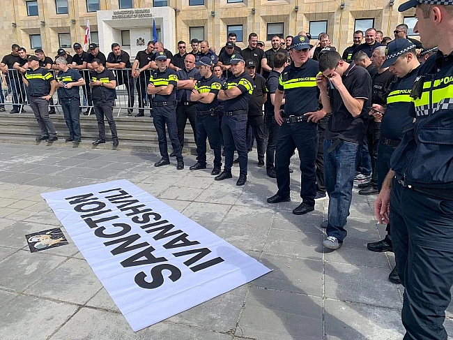 we.ua - Понад 230 представників правлячої партії Грузії опинились під західними санкціями