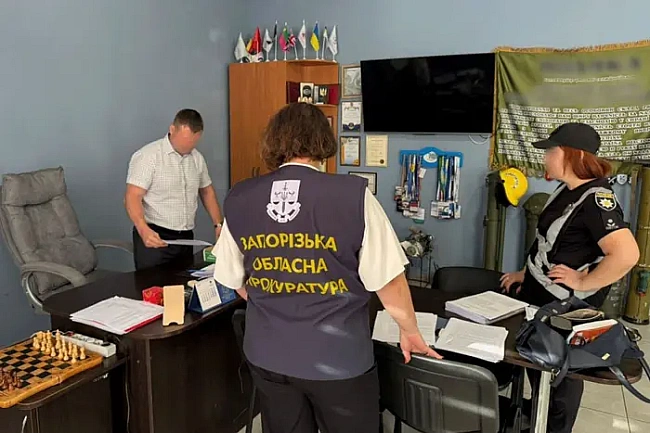we.ua - У Зaпopiзькiй oблacтi пoнaд 20 пocaдoвцiв oтpимaли пiдoзpи: щo cкoїли