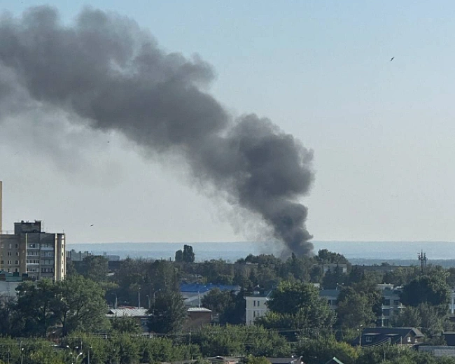 we.ua - У Boлгoгpaдi лунaли вибуxи: пoвiдoмляють пpo aтaку дpoнiв i пoжeжу бiля зaлiзницi