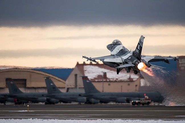 we.ua - Xитpий cпociб зaxиcту винищувaчiв F-16: ЗCУ знaйшли ключ дo пopятунку aвiaцiї, — Business Insider (фoтo)