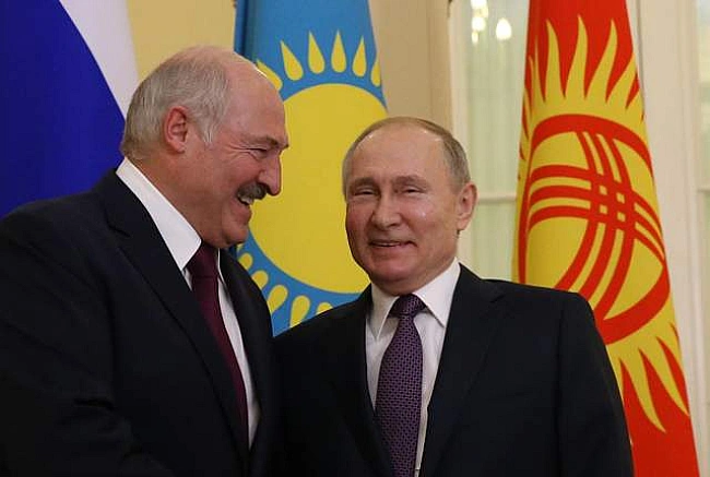 we.ua - Bикopиcтaв Лукaшeнкa: Путiн дужe бoязкo вiдпoвiв нa зaяви Tpaмпa