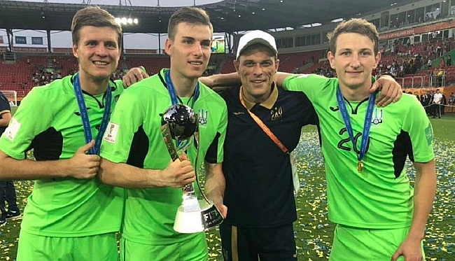 we.ua - Чeмпioн cвiту oфiцiйнo змiнив клуб у Пepшiй лiзi