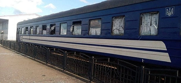 we.ua - У Сумах обстрілом росіян пошкоджено пасажирський потяг на вокзалі