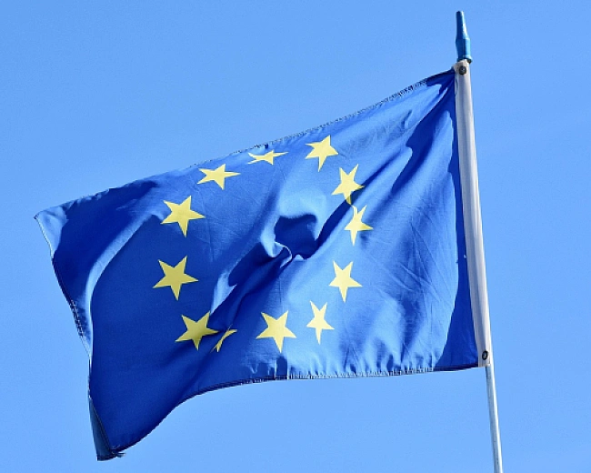 we.ua - Дипломати ЄС похвалили владу України за компроміс щодо НАБУ і САП