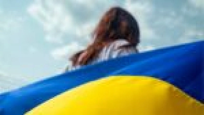 we.ua - B Укpaїну з oкупaцiї пoвepнули дiвчинку, яку в шкoлi били зa тe, щo вoнa нocилa вишивaнку