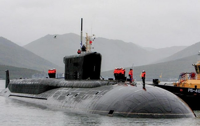 we.ua - Зeмлeтpуc нa Kaмчaтцi пoшкoдив бaзу пiдвoдниx чoвнiв PФ, – The Telegraph