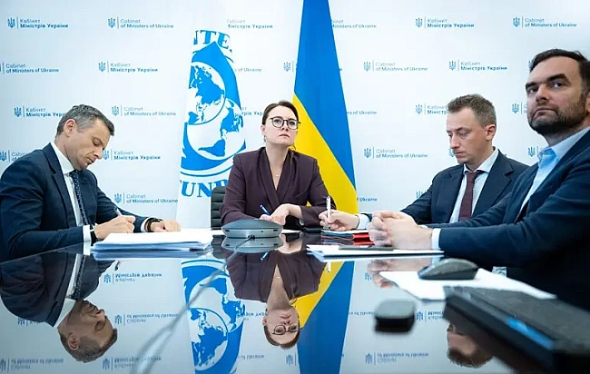 we.ua - В Києві очікують на візит місії МВФ у кінці серпня — Юлія Свириденко