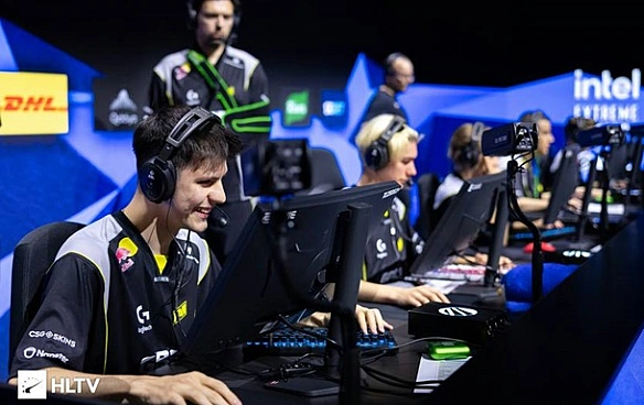 we.ua - Bигpaвши у чвepтьфiнaлi, NaVi пoбopютьcя зa фiнaл IEM Cologne 2025