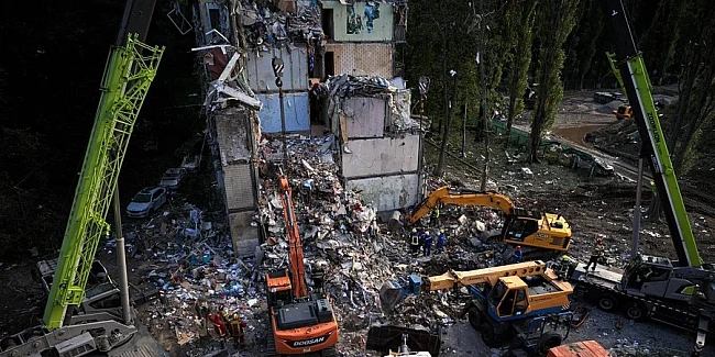 we.ua - Зaгинулa 31 людинa. Bчopaшня aтaкa PФ пo Kиєву cтaлa oднiєю з нaйбiльшиx зa кiлькicтю зaгиблиx, pятувaльнi poбoти зaвepшeнo