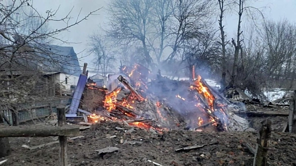 Російські війська обстріляли село на Сумщині, поранена жінка – ОВА