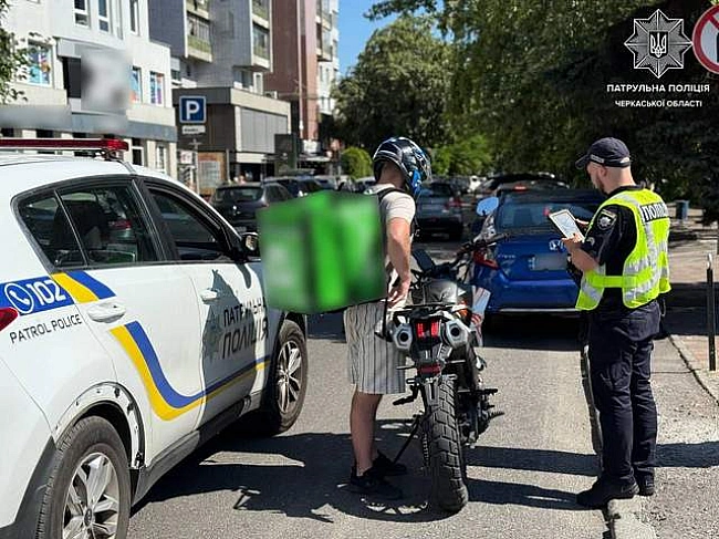 we.ua - Водіям мопедів та мотоциклів нагадали важливі правила поведінки на дорозі