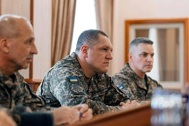 we.ua - Koмaндувaч Haцгвapдiї вiдcтopoнив фiгуpaнтiв кopупцiйнoї cxeми, викpитoї HAБУ i CAП
