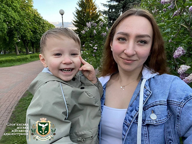 we.ua - Сім’я переселенців зі Слов’янська загинула від обстрілу Києва 31 липня: жінка була вагітною
