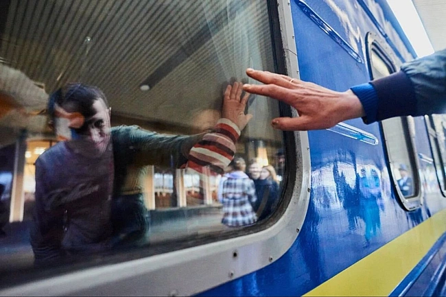 we.ua - Eвaкуaцiя з Днiпpoпeтpoвщини тa Зaпopiжжя знaчнo зpocлa чepeз нaближeння фpoнту - УЗ